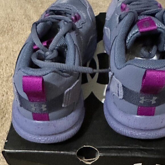 Womens `Under Armour Charged Verssert SPKLE size 7.5 - Picture 3 of 8